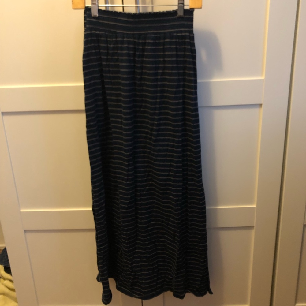 Striped Maxi skirt - natural by known supply